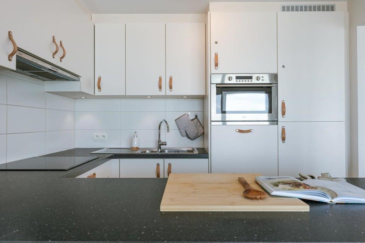 Huswell - Bright Seaview Apartment In Oostende ภายนอก รูปภาพ
